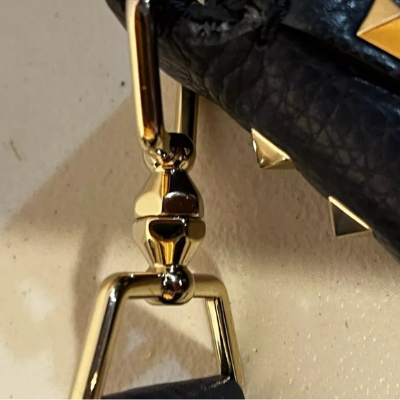 Valentino Garavani Rockstud Flip Lock
Messenger Bag Medium Navy Blue Leather - Picture 5 of 12